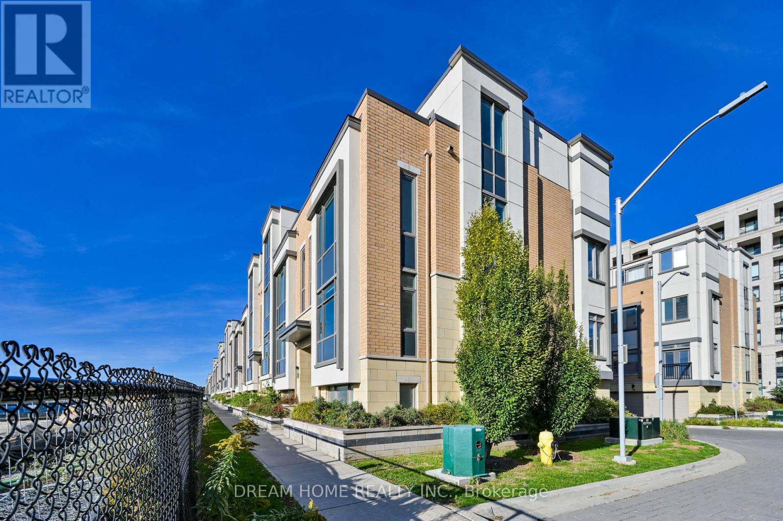 40 Teasel Way, Markham (Unionville), Ontario  L3R 9S3 - Photo 2 - N12440587