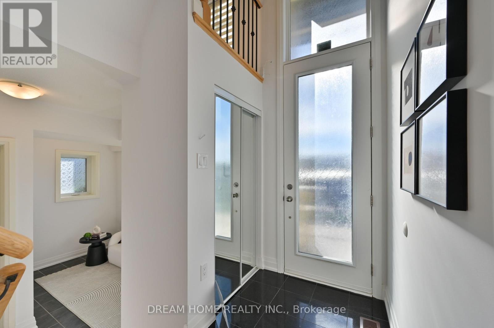 40 Teasel Way, Markham (Unionville), Ontario  L3R 9S3 - Photo 4 - N12440587