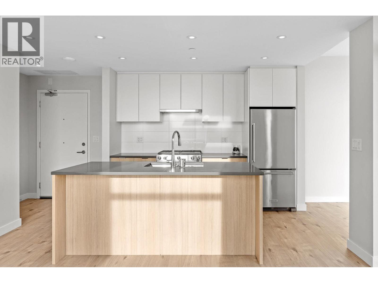 90X 3430 E KENT, Vancouver, British Columbia
