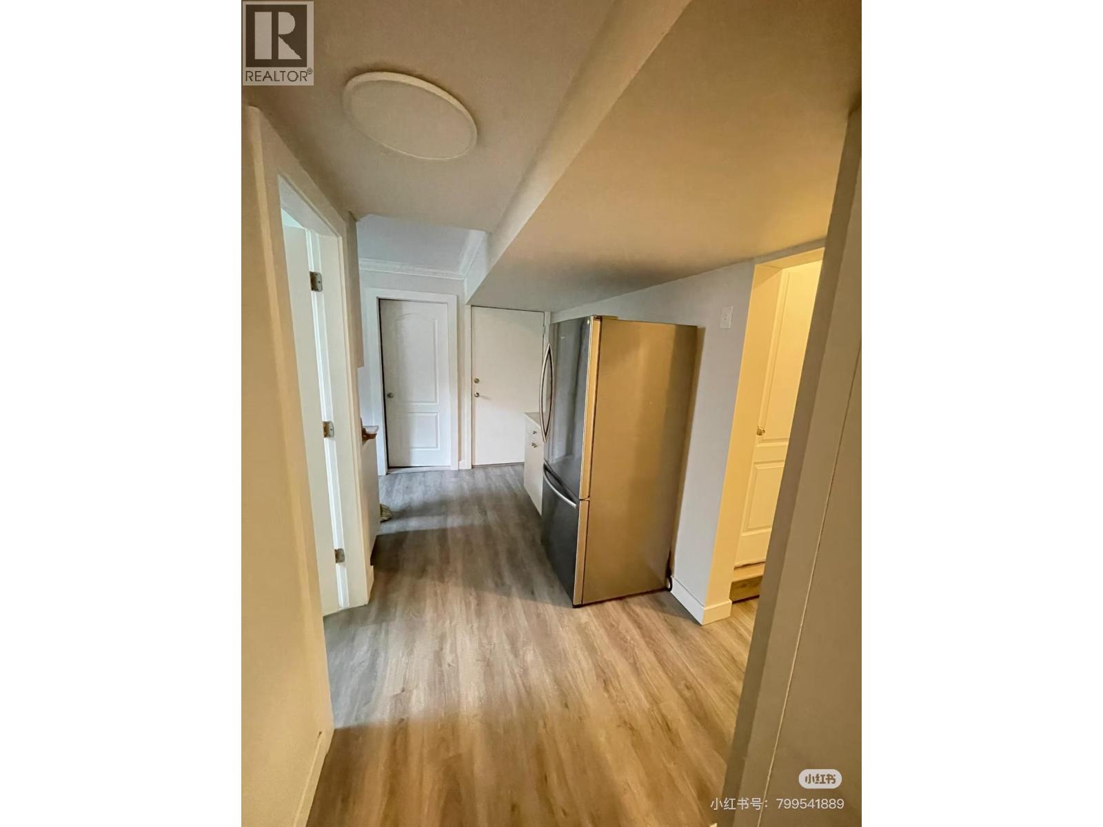 Basement 4821 Carson Place, Burnaby, British Columbia  V5J 2Y6 - Photo 2 - R3054562