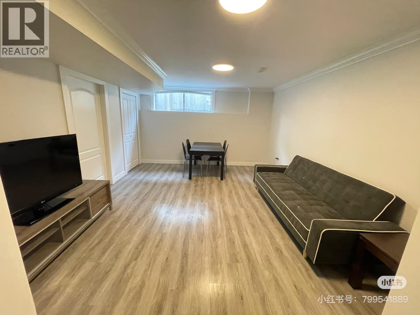 Basement 4821 Carson Place, Burnaby, British Columbia  V5J 2Y6 - Photo 3 - R3054562