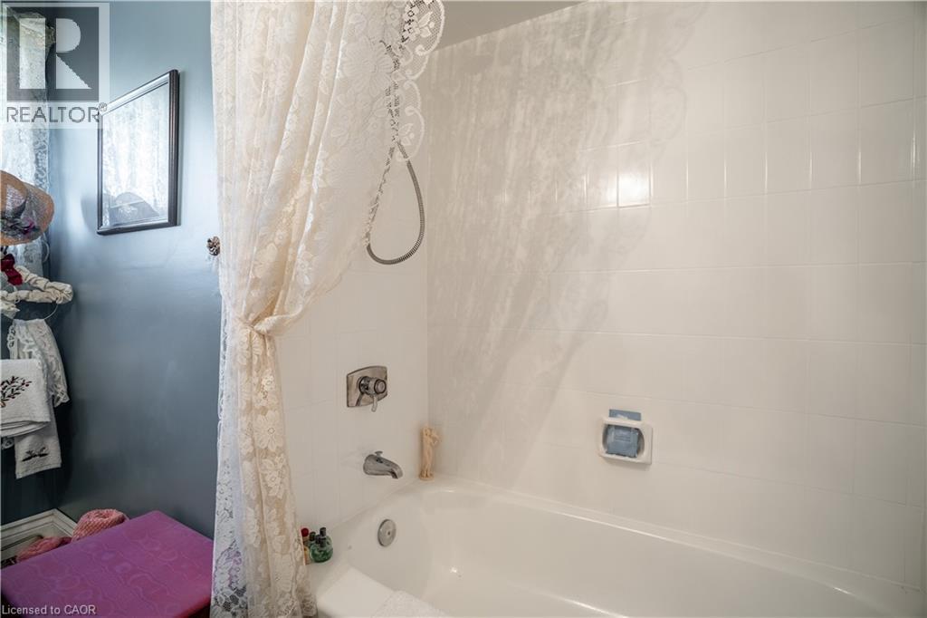 100 Albion Falls Boulevard, Hamilton, Ontario  L8W 1R5 - Photo 22 - 40775109