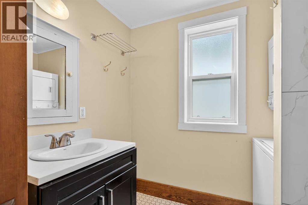 722 20 Avenue Nw, Calgary, Alberta  T2M 1E1 - Photo 11 - A2256237