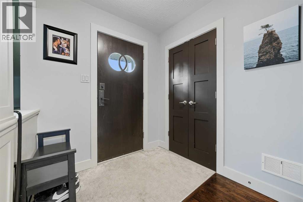 3212 26a Street Sw, Calgary, Alberta  T2E 2E3 - Photo 5 - A2261037