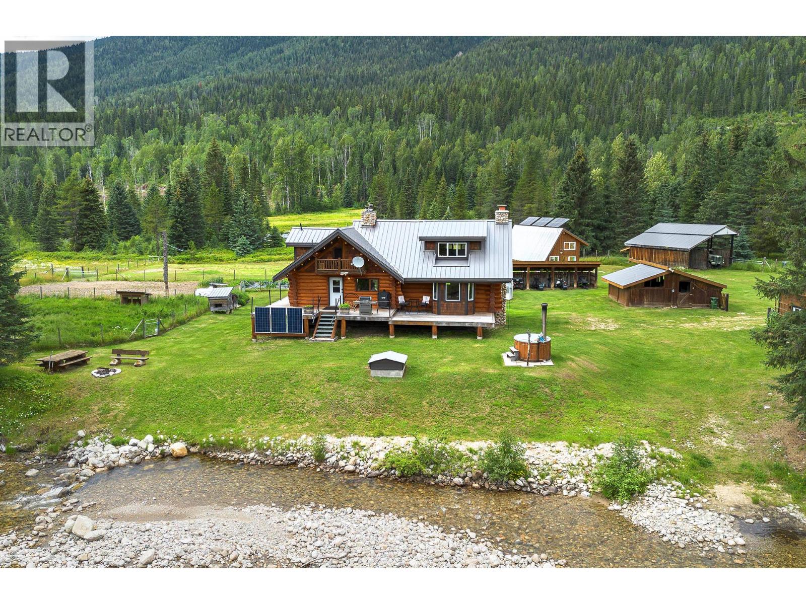 3881 Mad River Forest, vavenby, British Columbia
