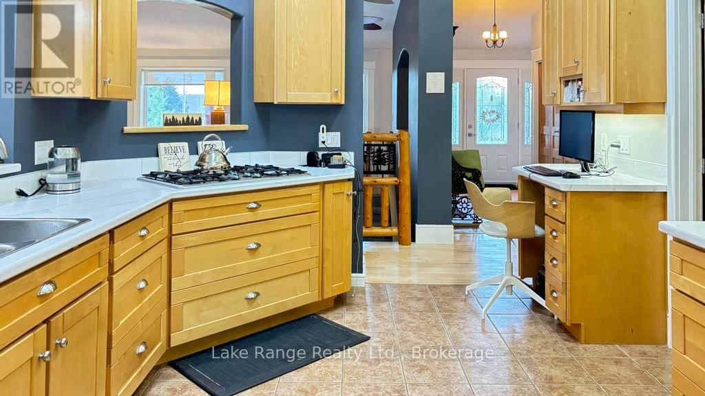 737 Lake Range Drive, Huron-Kinloss, Ontario  N2Z 0B3 - Photo 14 - X12037175