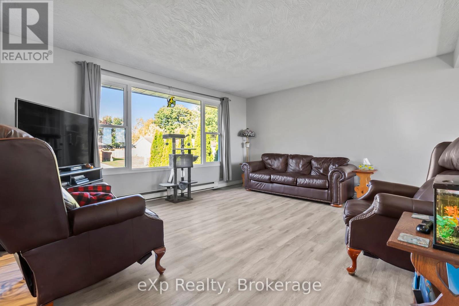 21 Fairview Drive, Arran-Elderslie, Ontario  N0G 1L0 - Photo 13 - X12430244