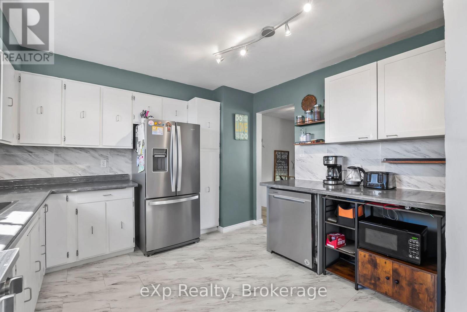21 Fairview Drive, Arran-Elderslie, Ontario  N0G 1L0 - Photo 19 - X12430244