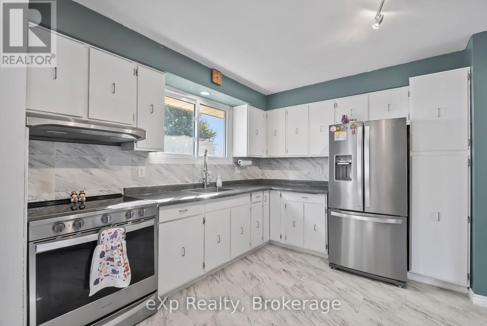 21 Fairview Drive, Arran-Elderslie, Ontario  N0G 1L0 - Photo 18 - X12430244