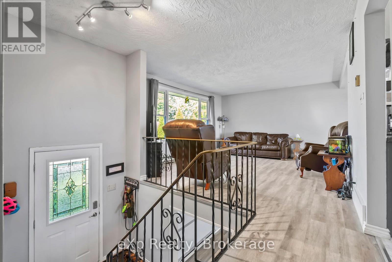 21 Fairview Drive, Arran-Elderslie, Ontario  N0G 1L0 - Photo 12 - X12430244