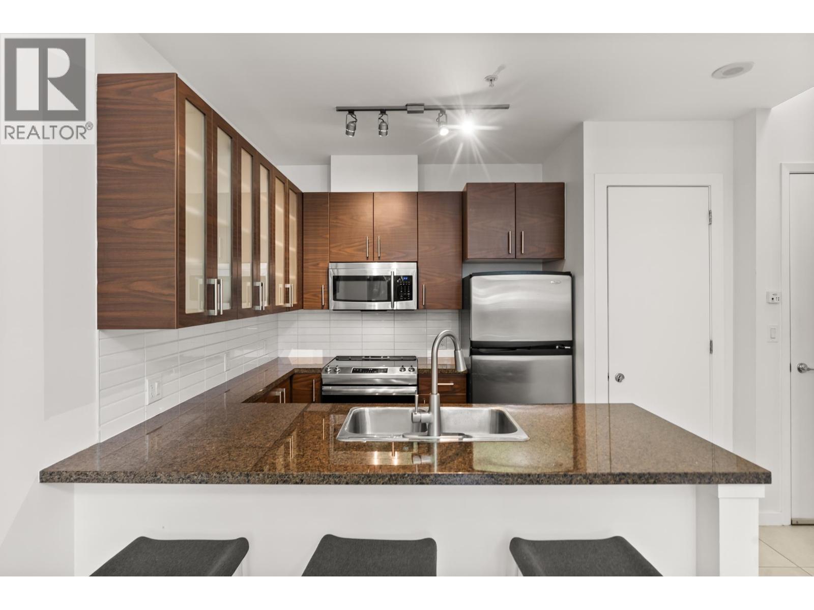 Th4 2355 Madison Avenue, Burnaby, British Columbia  V5C 0B3 - Photo 10 - R3053401