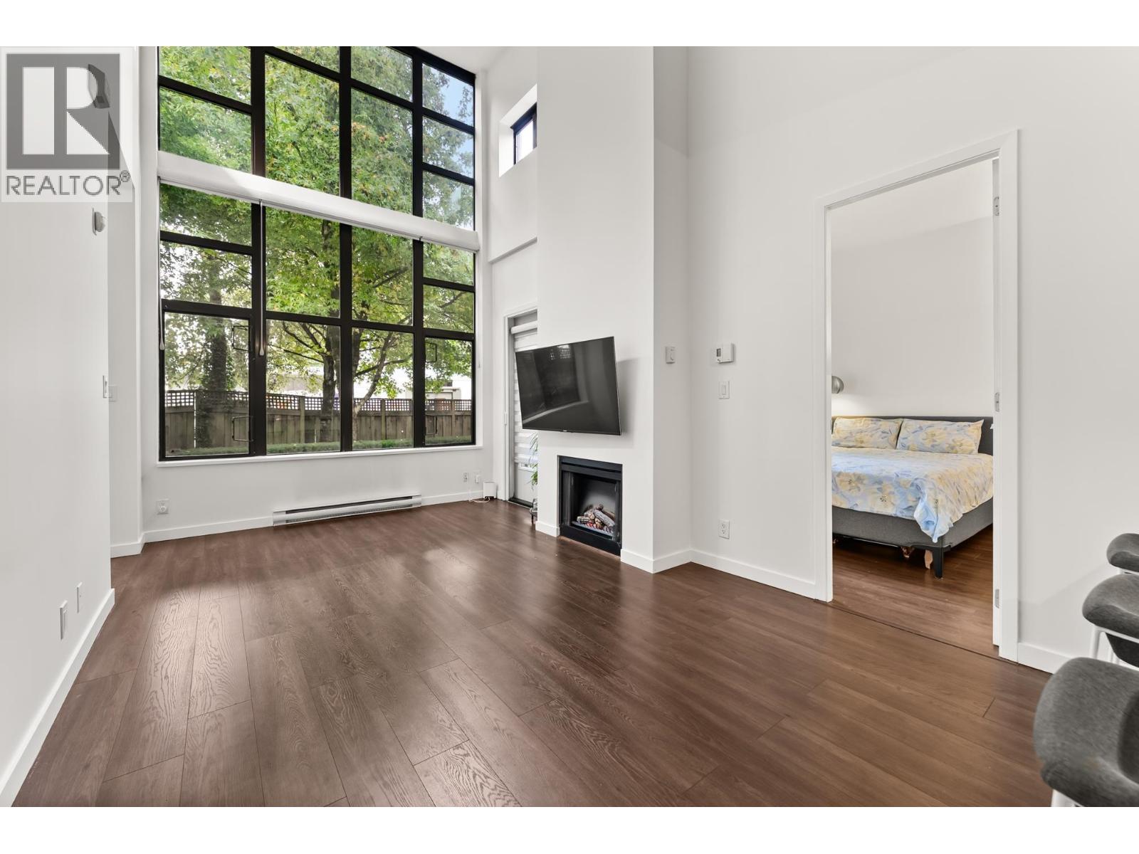 Th4 2355 Madison Avenue, Burnaby, British Columbia  V5C 0B3 - Photo 2 - R3053401
