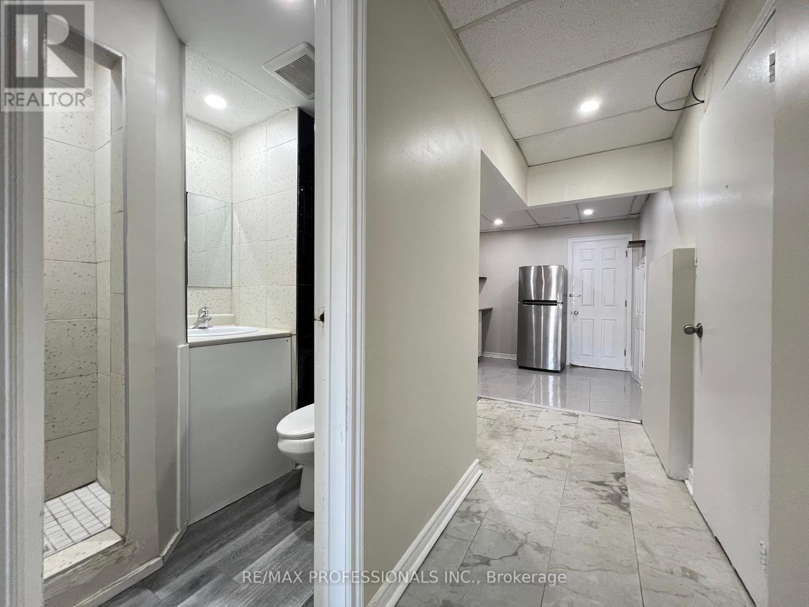 2a - 1185 St Clair Avenue, Toronto, Ontario  M6E 1B5 - Photo 8 - W12440405