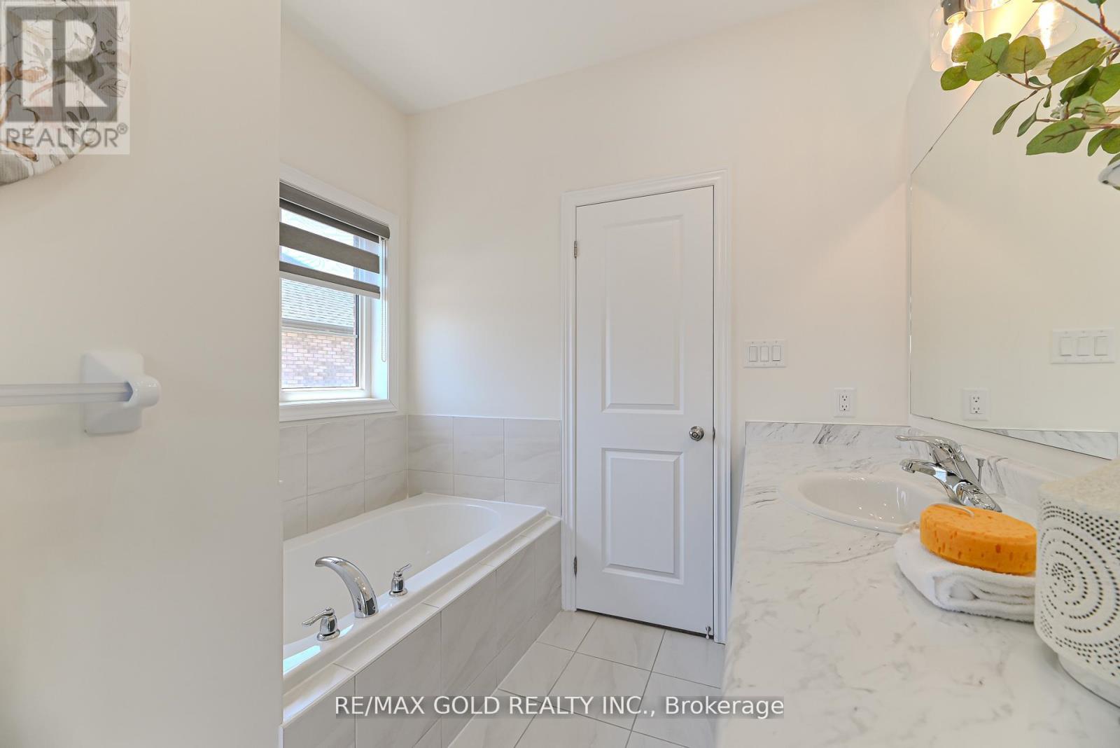 59 Cobriza Crescent, Brampton, Ontario  L7A 5A6 - Photo 19 - W12440406