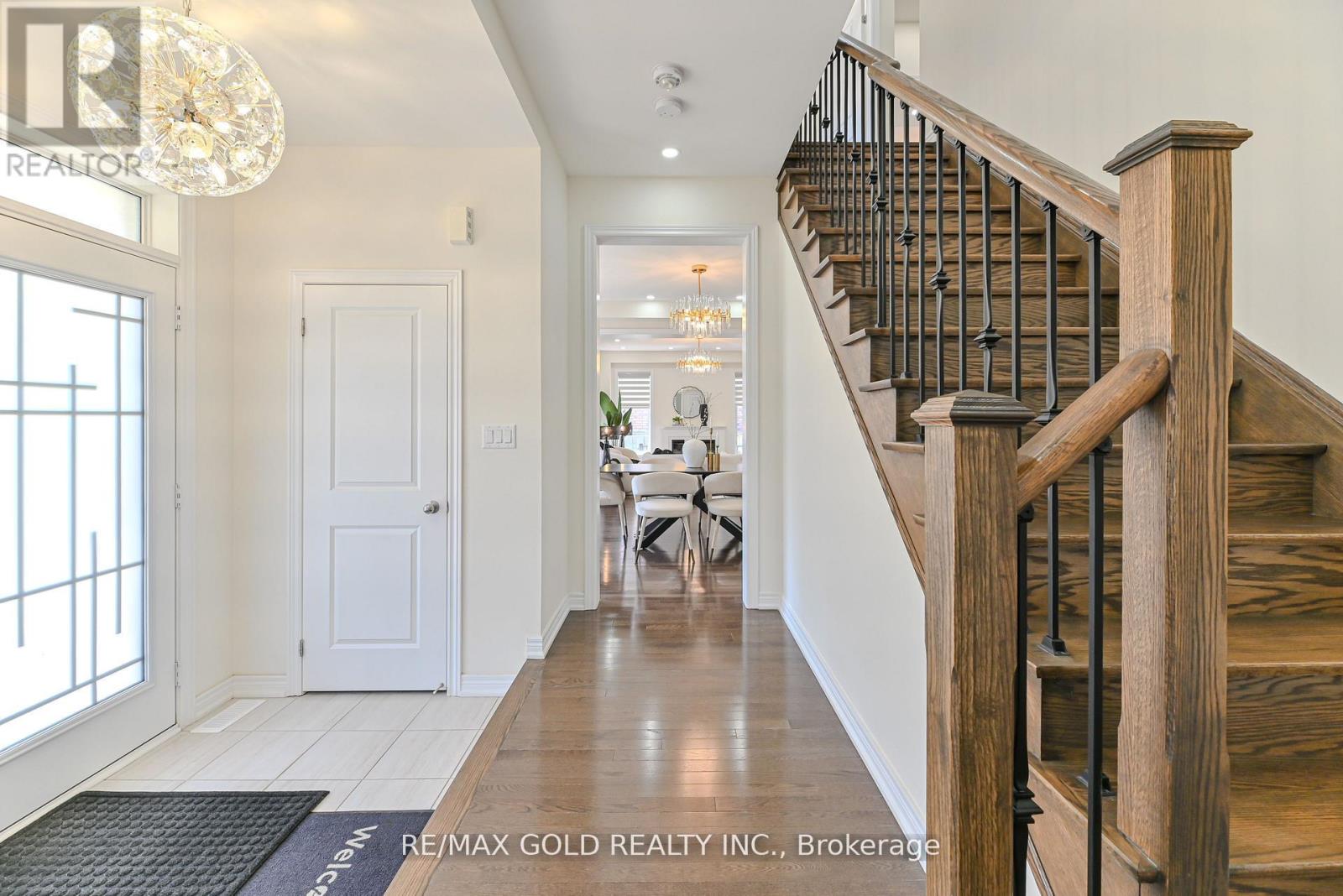 59 Cobriza Crescent, Brampton, Ontario  L7A 5A6 - Photo 6 - W12440406