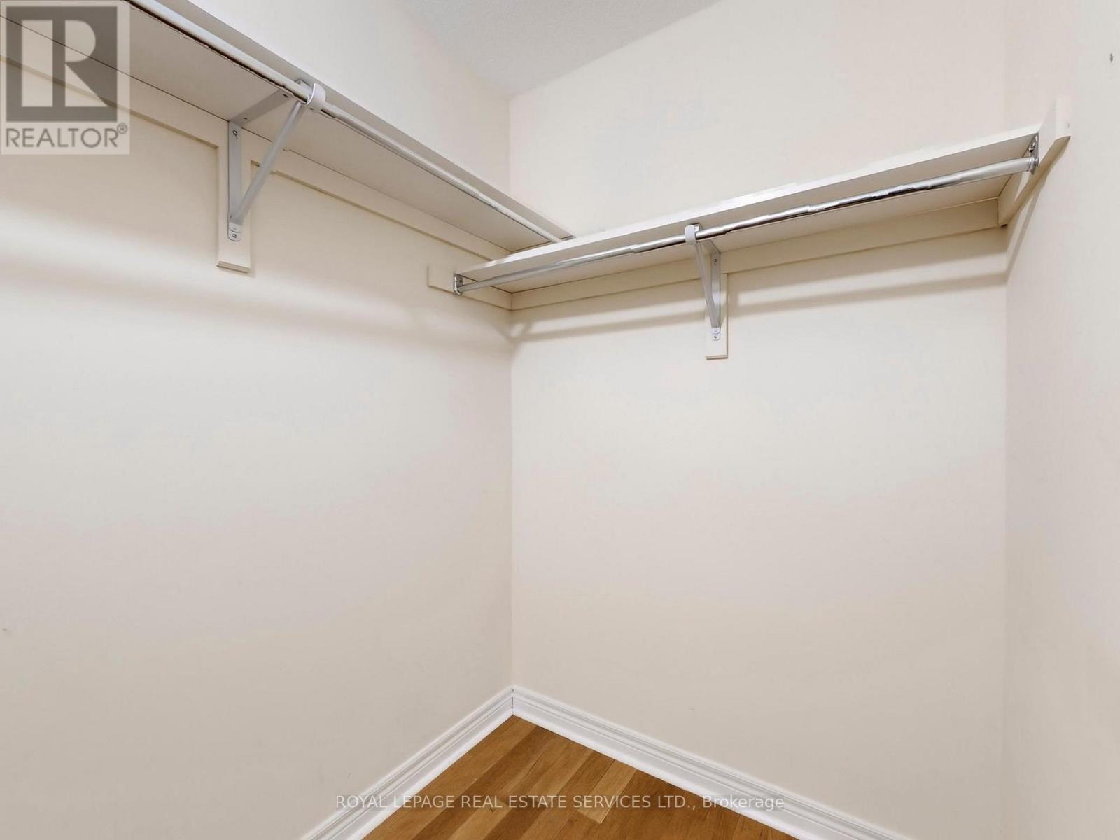 301 Mohawk Street, Oakville, Ontario  L6L 6P9 - Photo 22 - W12440407