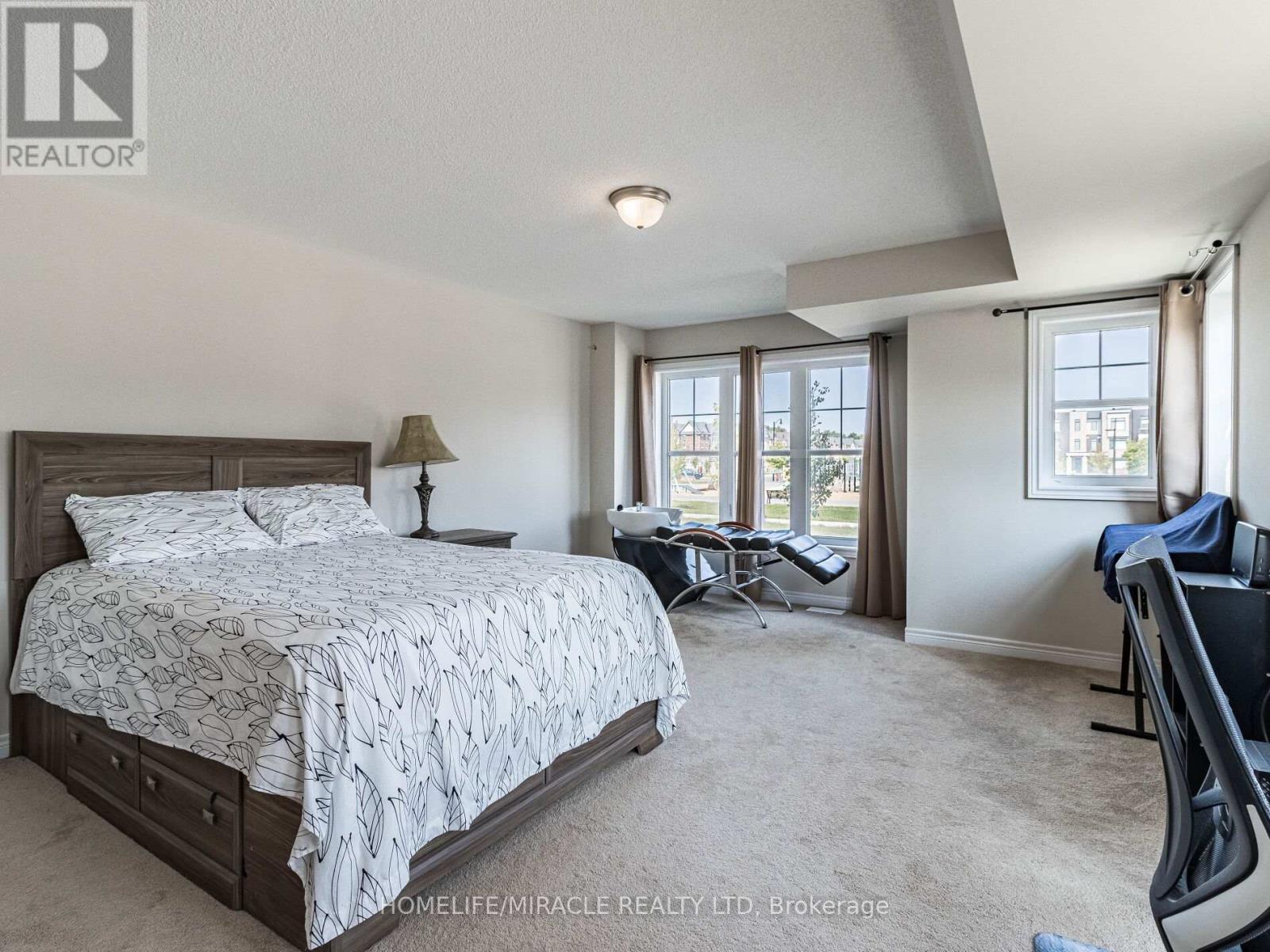 43 Finegan Circle, Brampton, Ontario  L7A 4Z7 - Photo 21 - W12440413