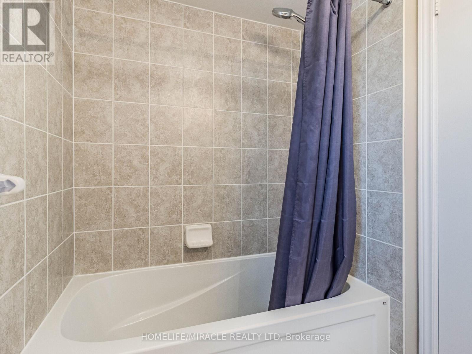 43 Finegan Circle, Brampton, Ontario  L7A 4Z7 - Photo 26 - W12440413