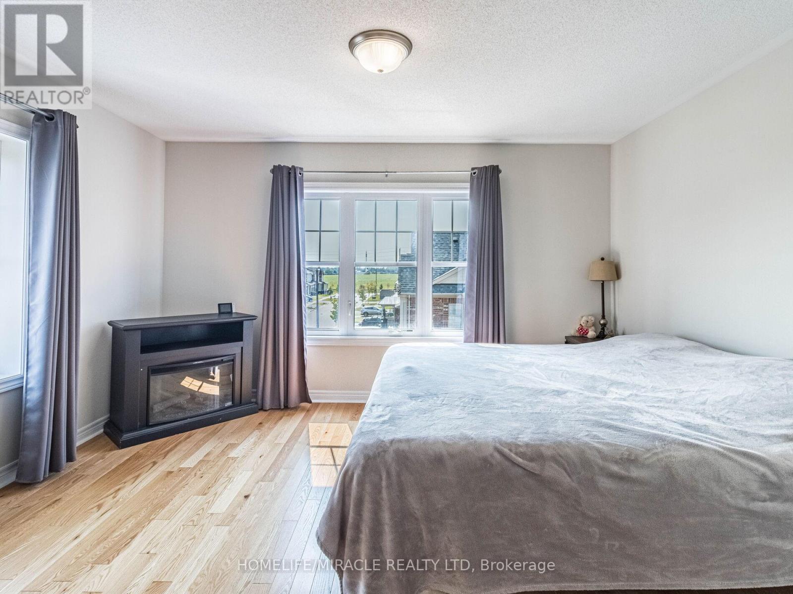 43 Finegan Circle, Brampton, Ontario  L7A 4Z7 - Photo 33 - W12440413