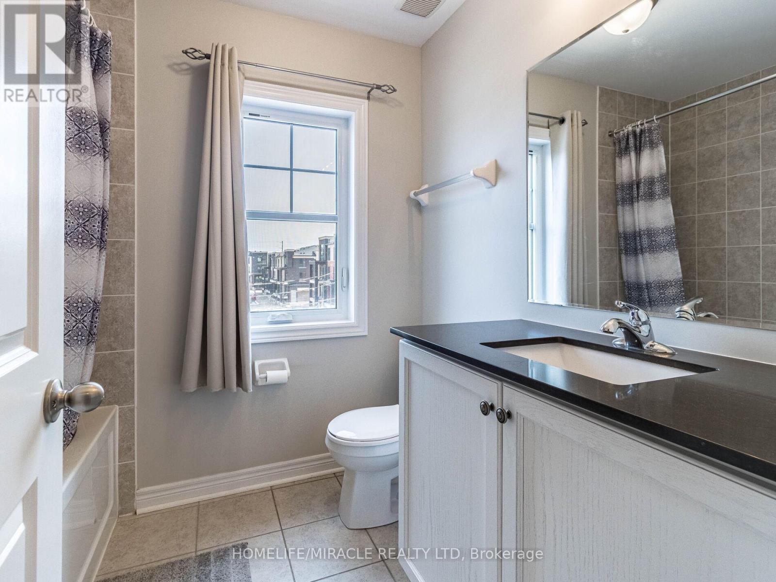 43 Finegan Circle, Brampton, Ontario  L7A 4Z7 - Photo 45 - W12440413
