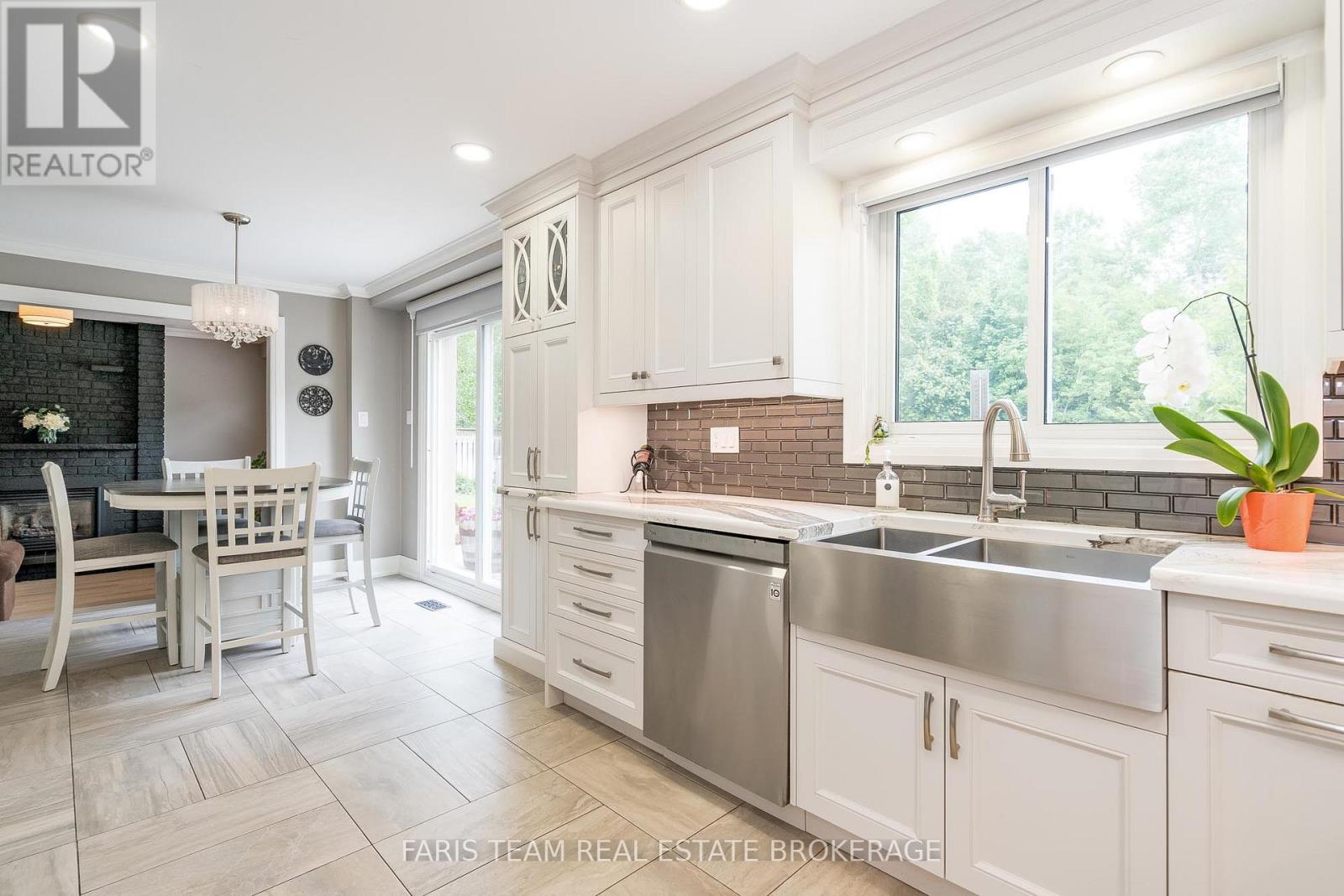 68 Marilyn Street, Caledon, Ontario  L7C 1H5 - Photo 10 - W12440446