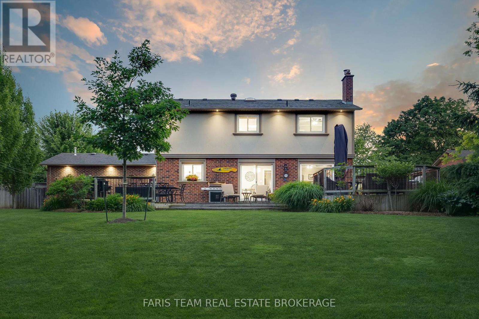 68 Marilyn Street, Caledon, Ontario  L7C 1H5 - Photo 4 - W12440446