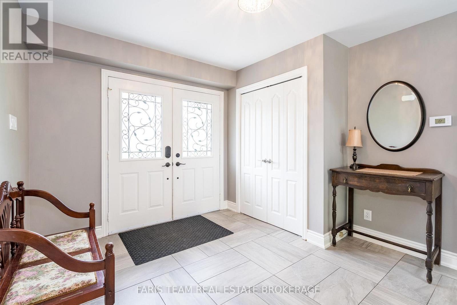 68 Marilyn Street, Caledon, Ontario  L7C 1H5 - Photo 7 - W12440446