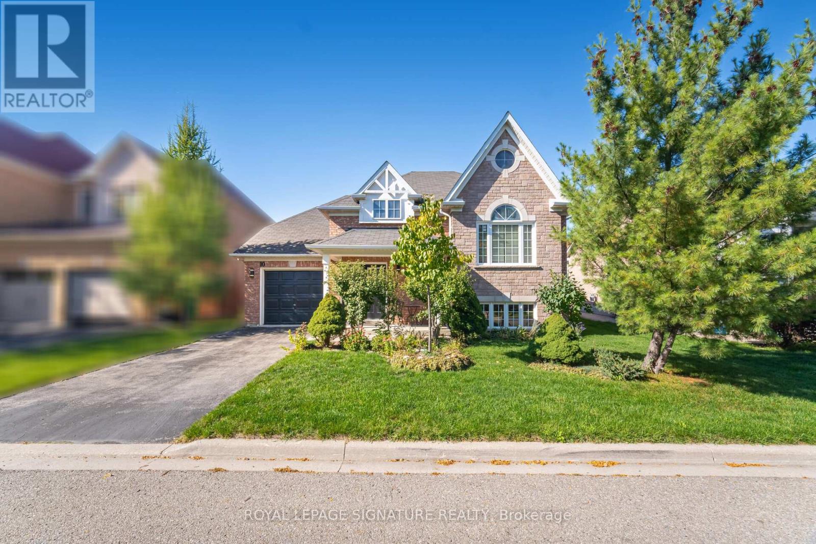 10 Banks Drive, Brampton, Ontario  L6P 1C7 - Photo 1 - W12440460