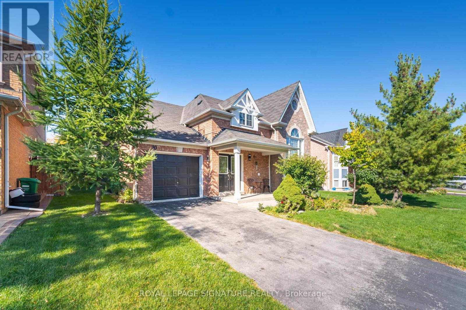 10 Banks Drive, Brampton, Ontario  L6P 1C7 - Photo 3 - W12440460