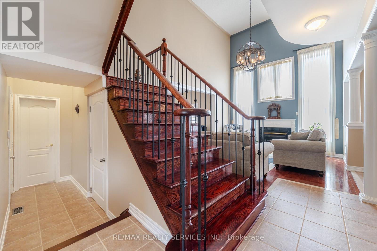 17 Regis Circle, Brampton, Ontario  L6P 1Z4 - Photo 17 - W12440467