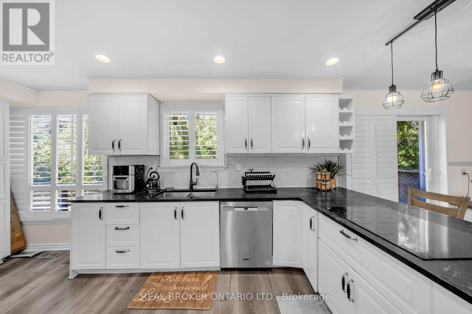 5 Orsi Road, Caledon, Ontario  L7C 1K9 - Photo 13 - W12440471