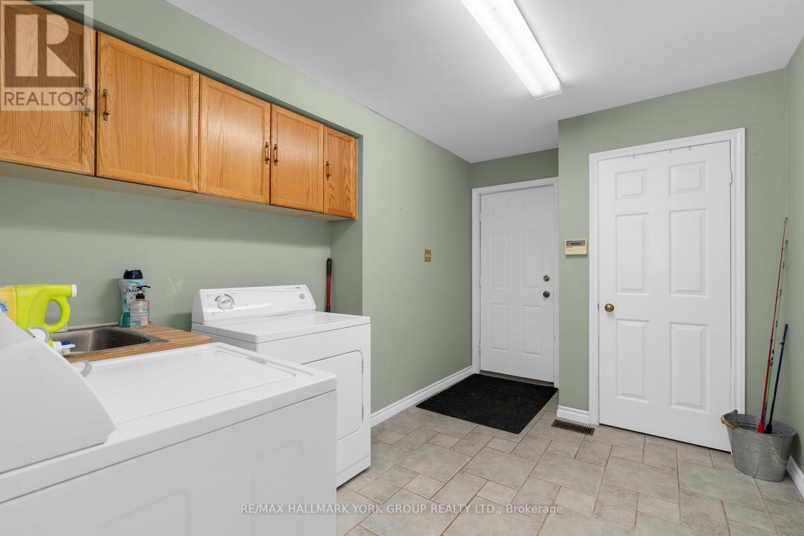 33 Matson Drive, Caledon, Ontario  L7E 0A9 - Photo 13 - W12440479