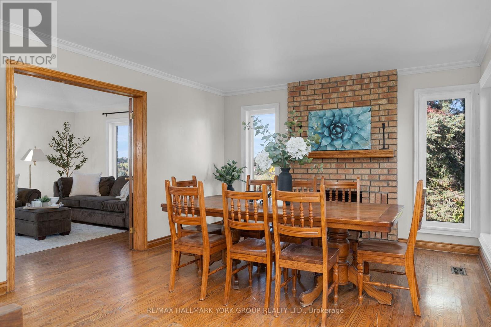 33 Matson Drive, Caledon, Ontario  L7E 0A9 - Photo 4 - W12440479