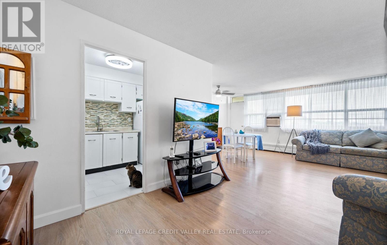 601 - 2263 Marine Drive, Oakville, Ontario  L6L 5K1 - Photo 25 - W12440487