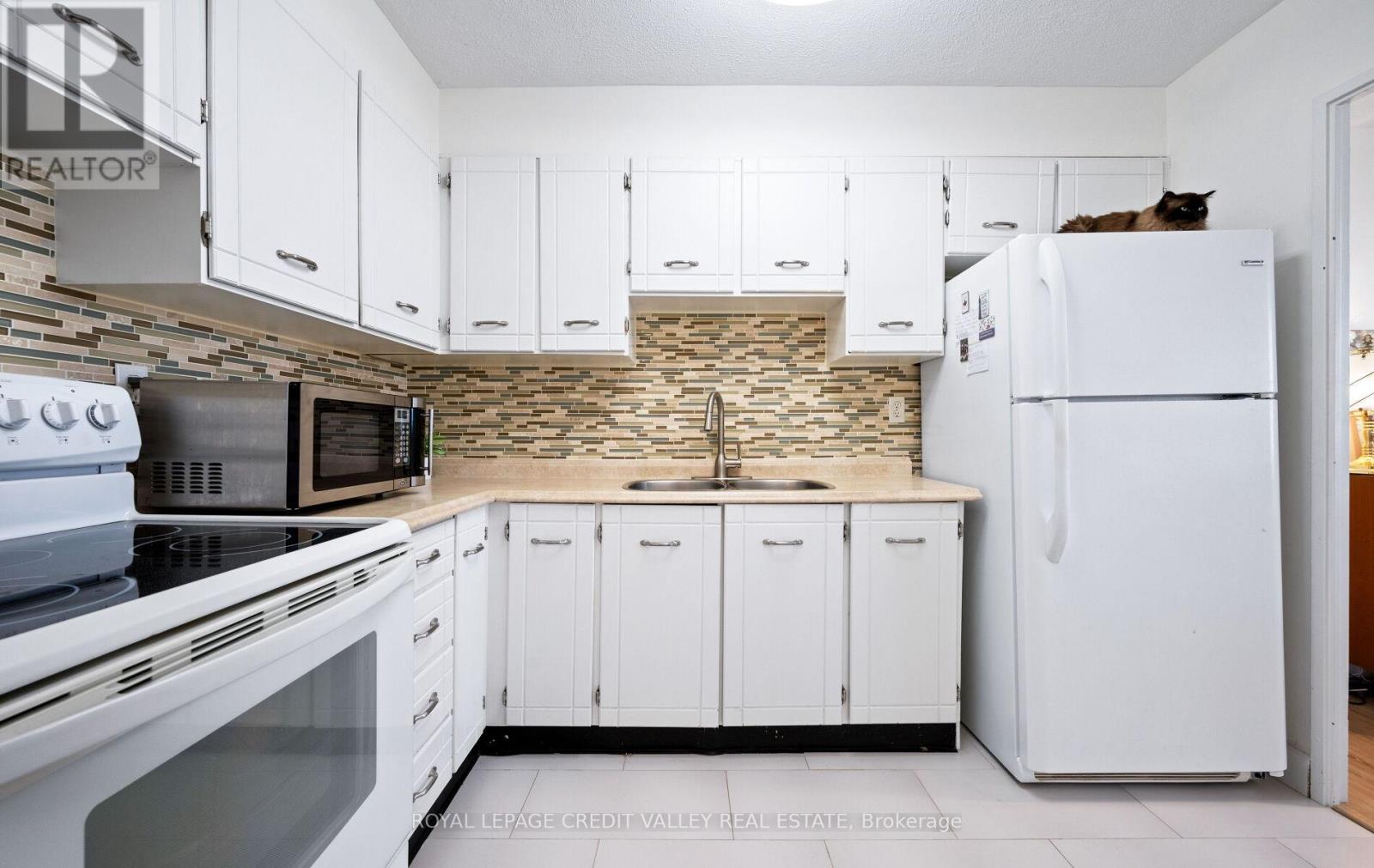 601 - 2263 Marine Drive, Oakville, Ontario  L6L 5K1 - Photo 32 - W12440487