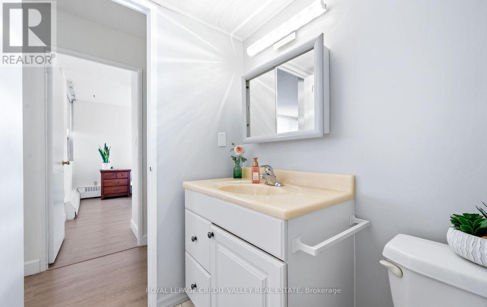 601 - 2263 Marine Drive, Oakville, Ontario  L6L 5K1 - Photo 41 - W12440487