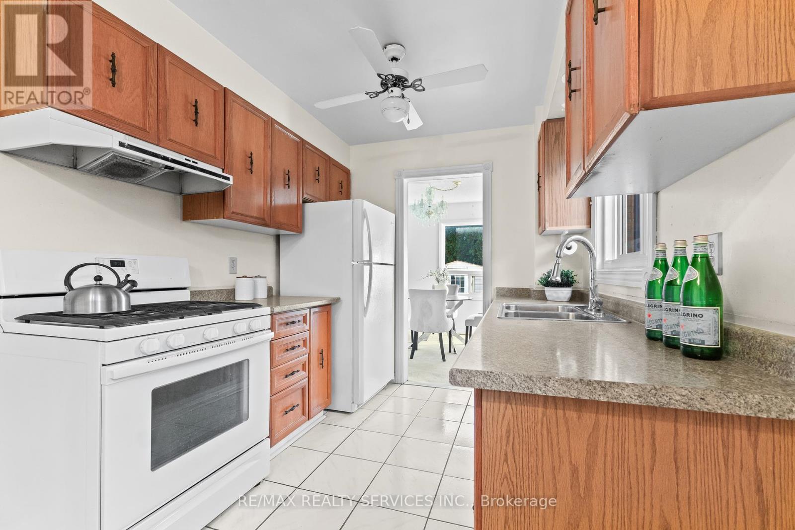 67 Wildercroft Avenue, Brampton (Brampton North), Ontario  L6V 4G6 - Photo 11 - W12440507
