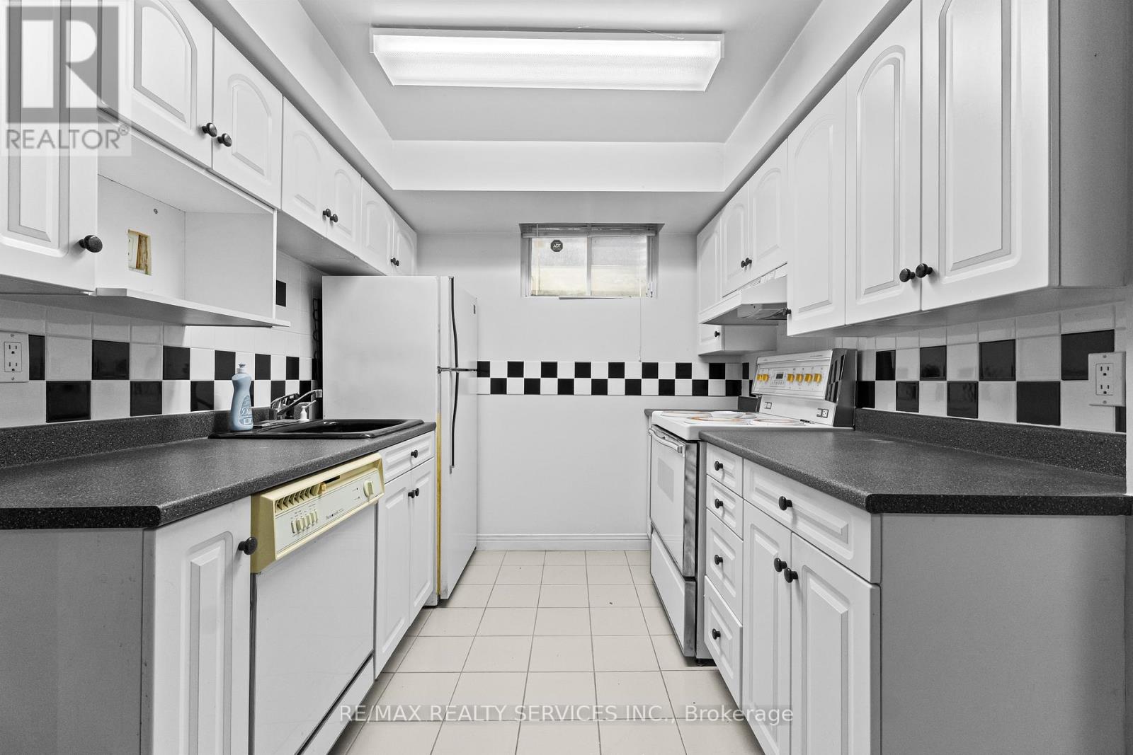 67 Wildercroft Avenue, Brampton (Brampton North), Ontario  L6V 4G6 - Photo 29 - W12440507