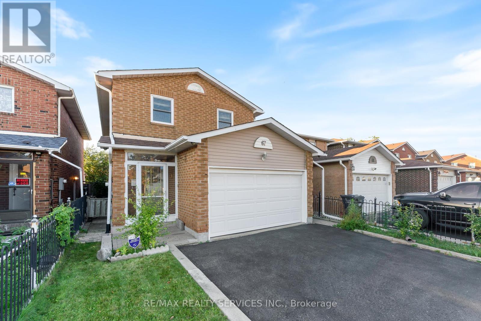 67 Wildercroft Avenue, Brampton (Brampton North), Ontario  L6V 4G6 - Photo 4 - W12440507