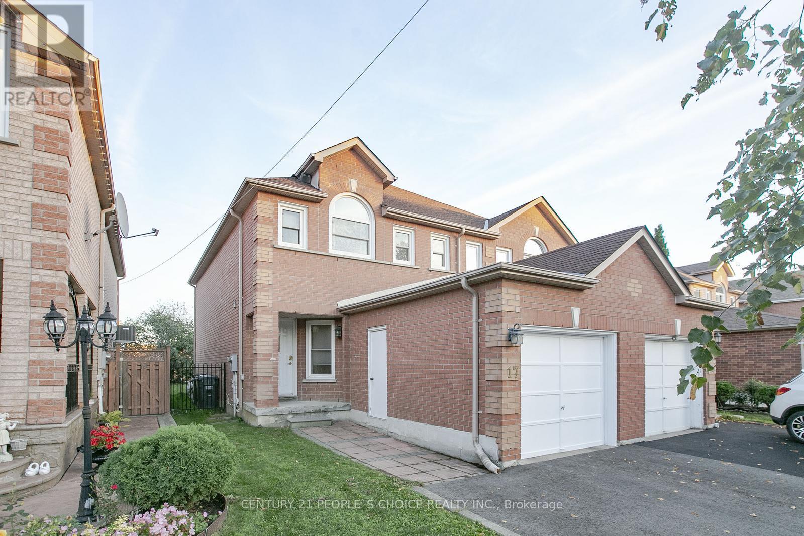 17 Caruso Drive, Brampton, Ontario  L6Y 5B1 - Photo 2 - W12440554