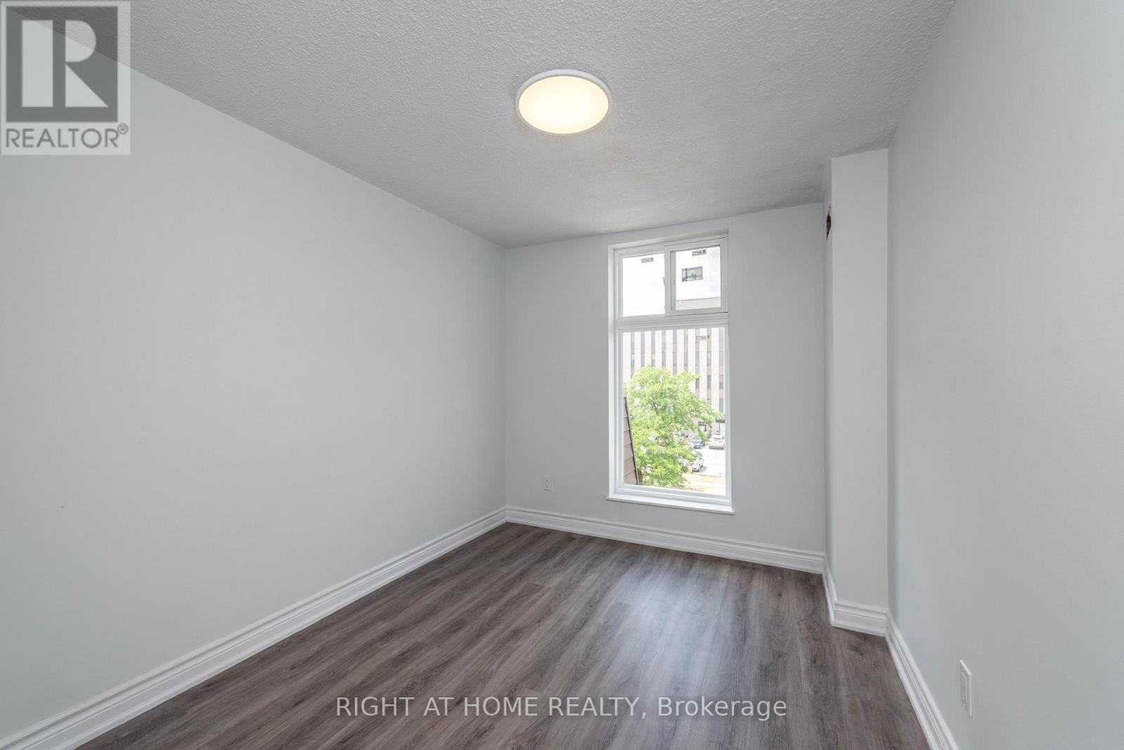 357 - 1395 Williamsport Drive, Mississauga, Ontario  L4X 2T4 - Photo 10 - W12440578
