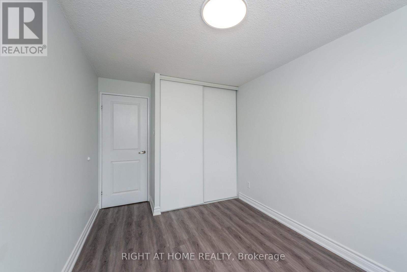 357 - 1395 Williamsport Drive, Mississauga, Ontario  L4X 2T4 - Photo 11 - W12440578
