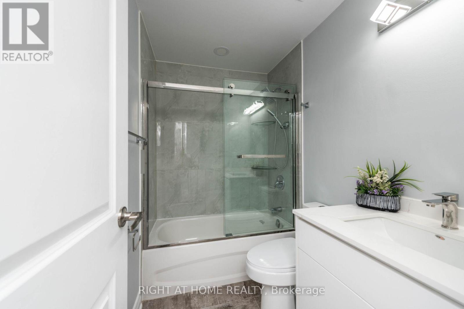 357 - 1395 Williamsport Drive, Mississauga, Ontario  L4X 2T4 - Photo 19 - W12440578