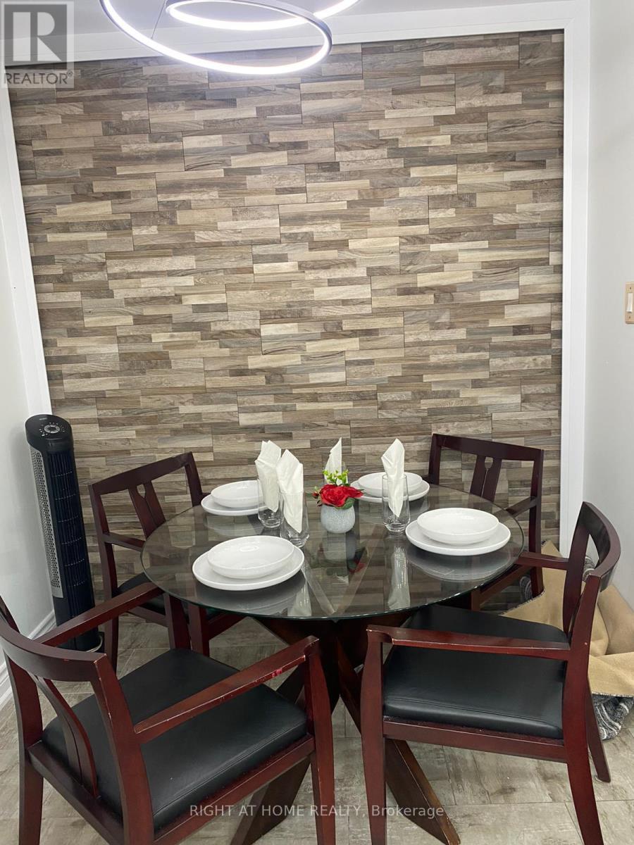 357 - 1395 Williamsport Drive, Mississauga, Ontario  L4X 2T4 - Photo 5 - W12440578