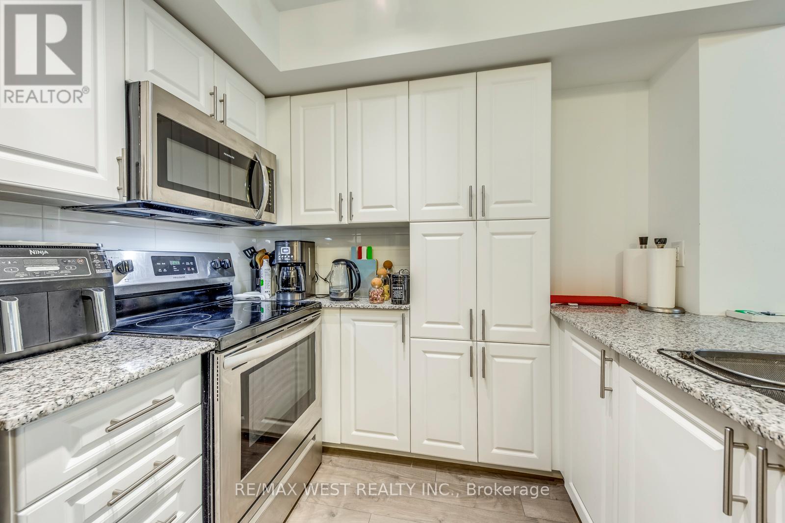 435 - 3091 Dufferin Street, Toronto, Ontario  M6A 2S7 - Photo 7 - W12440588
