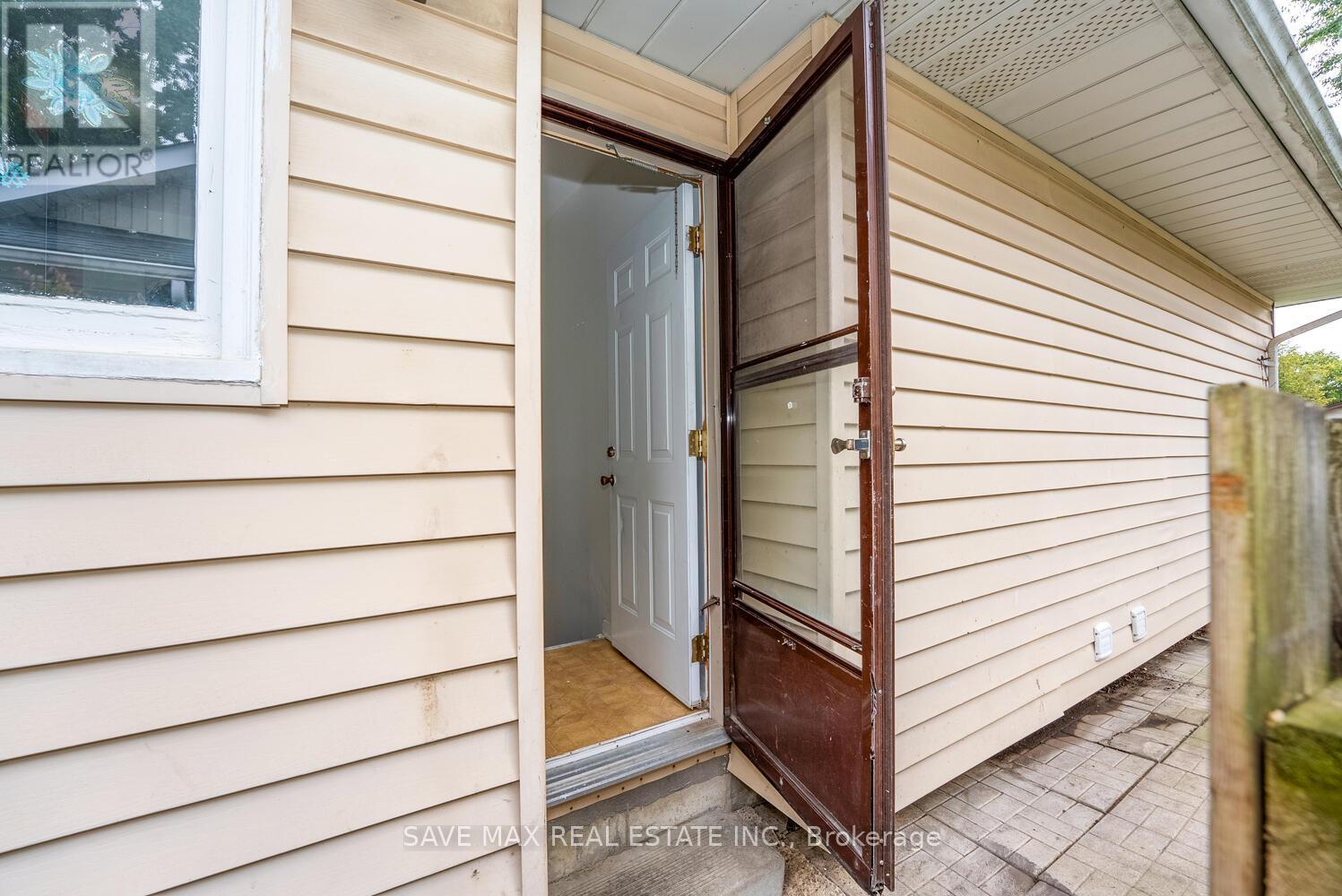 29 Renny Crescent, London South, Ontario  N6E 2C4 - Photo 26 - X12440398