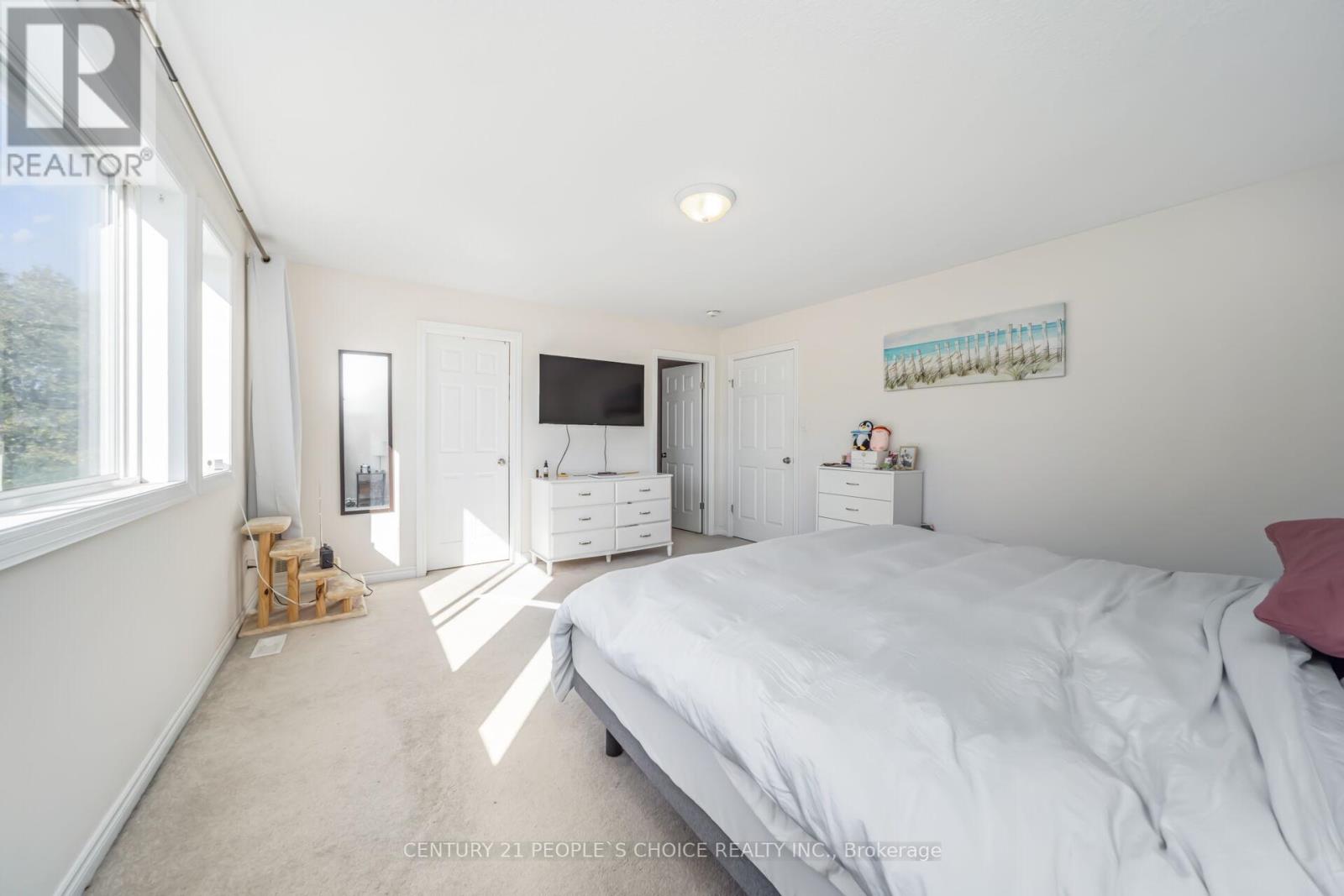 131 Steeplechase Way, Waterloo, Ontario  N2K 0E7 - Photo 24 - X12440434