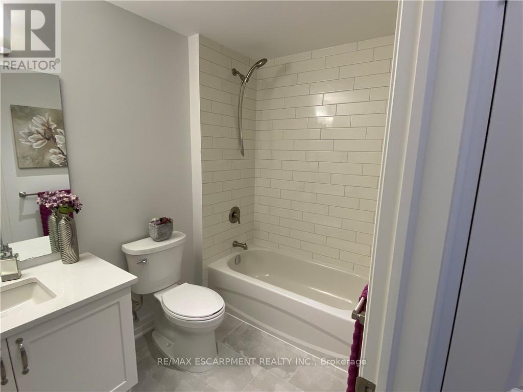403 - 39 Sister Varga Terrace, Hamilton, Ontario  L9B 0J7 - Photo 7 - X12440439