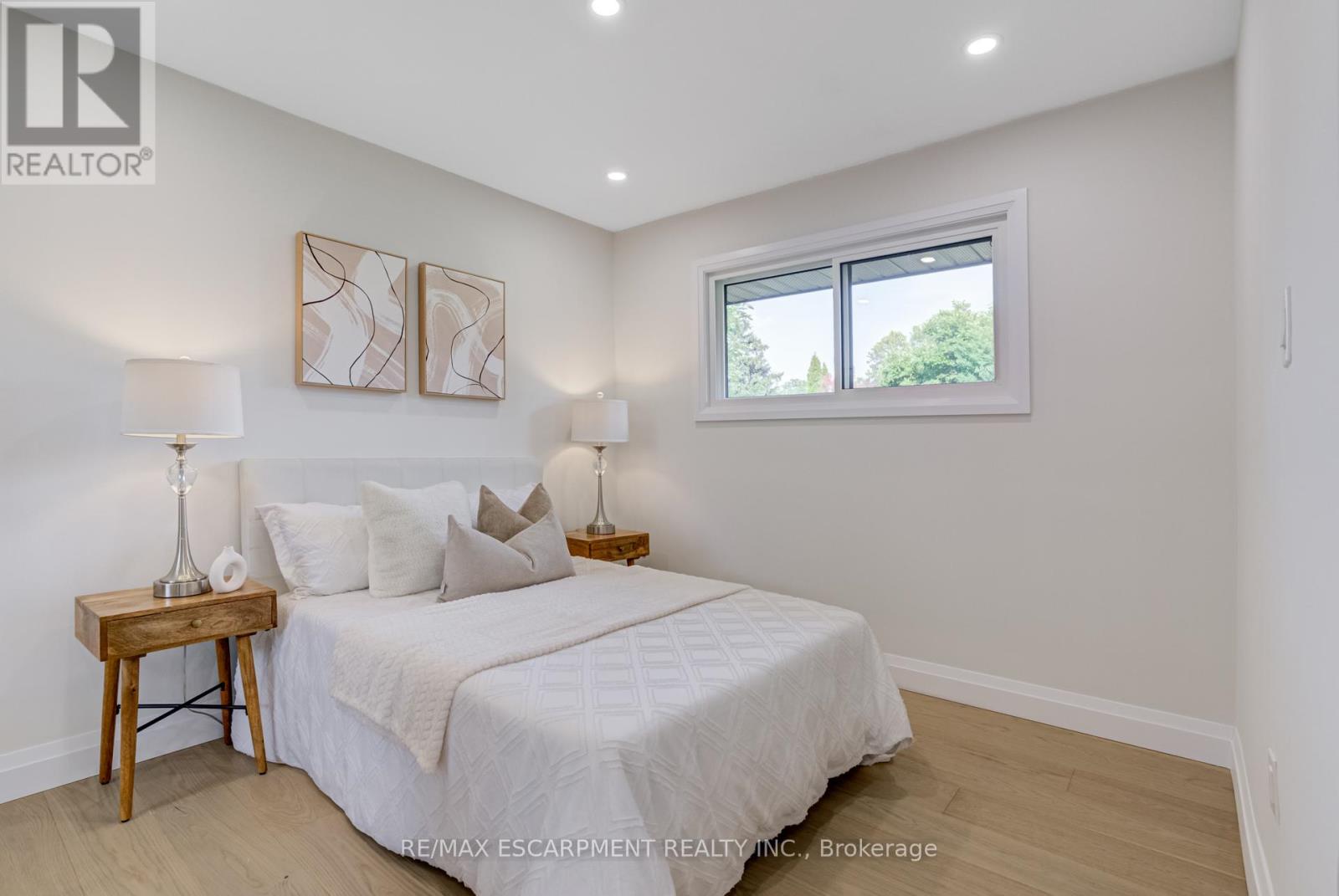 13 Skyland Drive, Hamilton, Ontario  L9A 3B9 - Photo 20 - X12440457