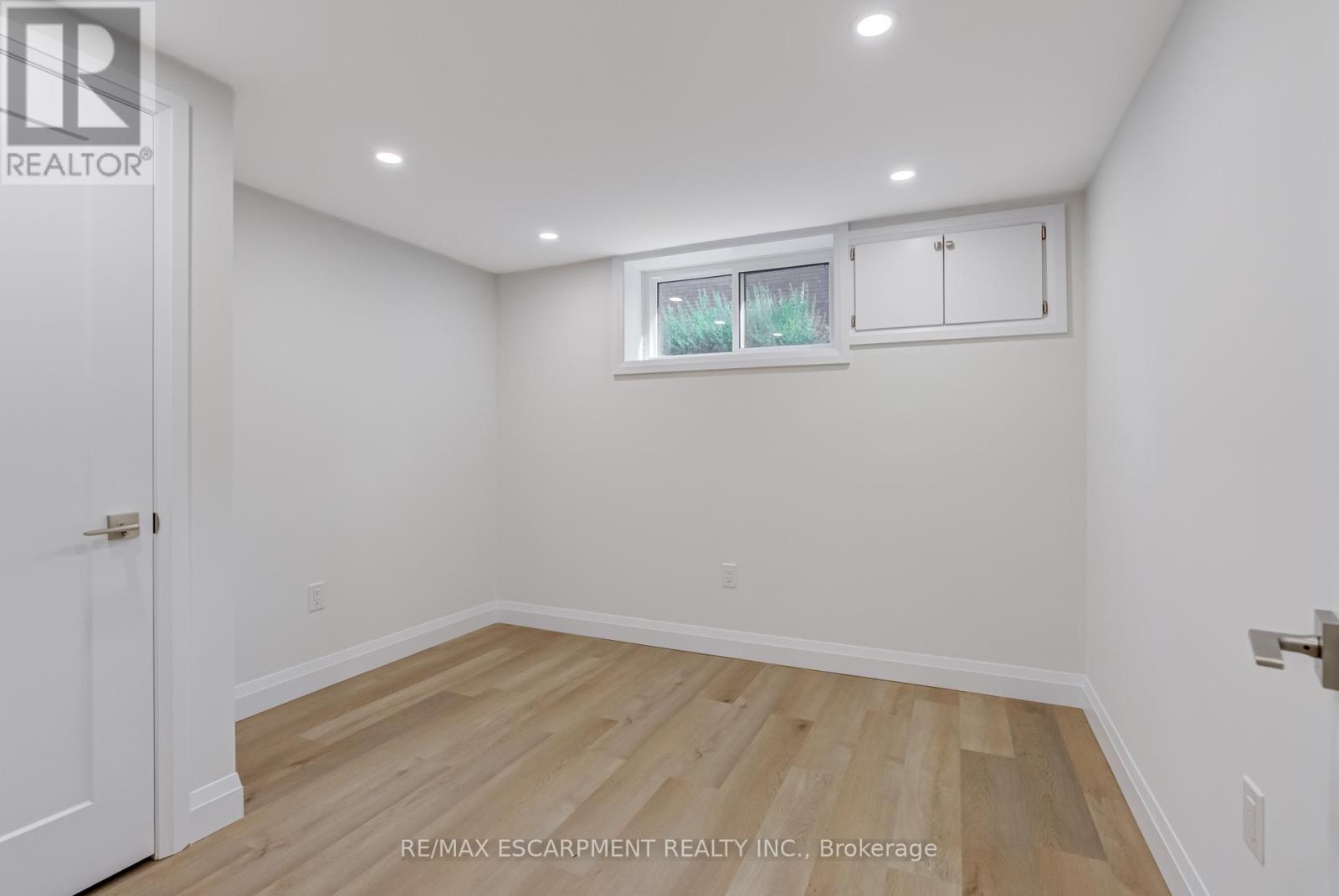 13 Skyland Drive, Hamilton, Ontario  L9A 3B9 - Photo 44 - X12440457